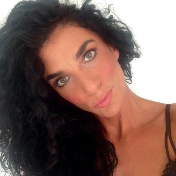 Meet your Posher, Lorna - Picture 1 of 1